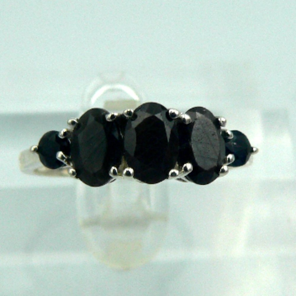 Sz 8 Genuine Natural Silver Sapphire Ring NWOT